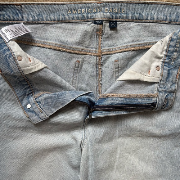 American Eagle Stretch Super High-Rise Straight Jean - Picture 5 of 8